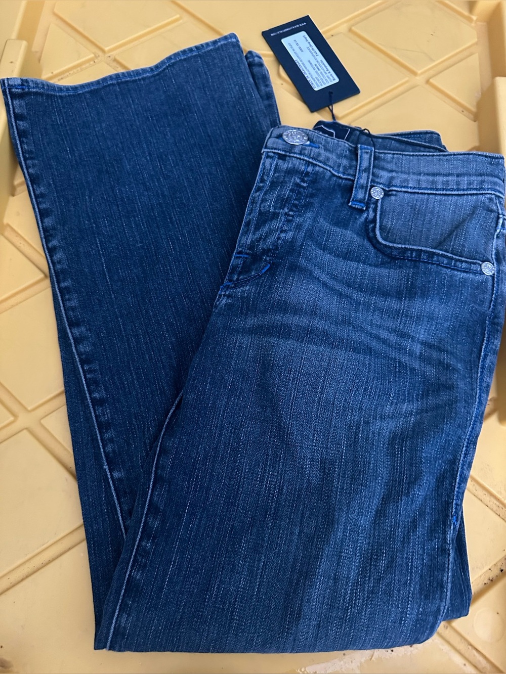 Rock & Republic women’s low rise boot cut with flap pocket jeans in Tobey